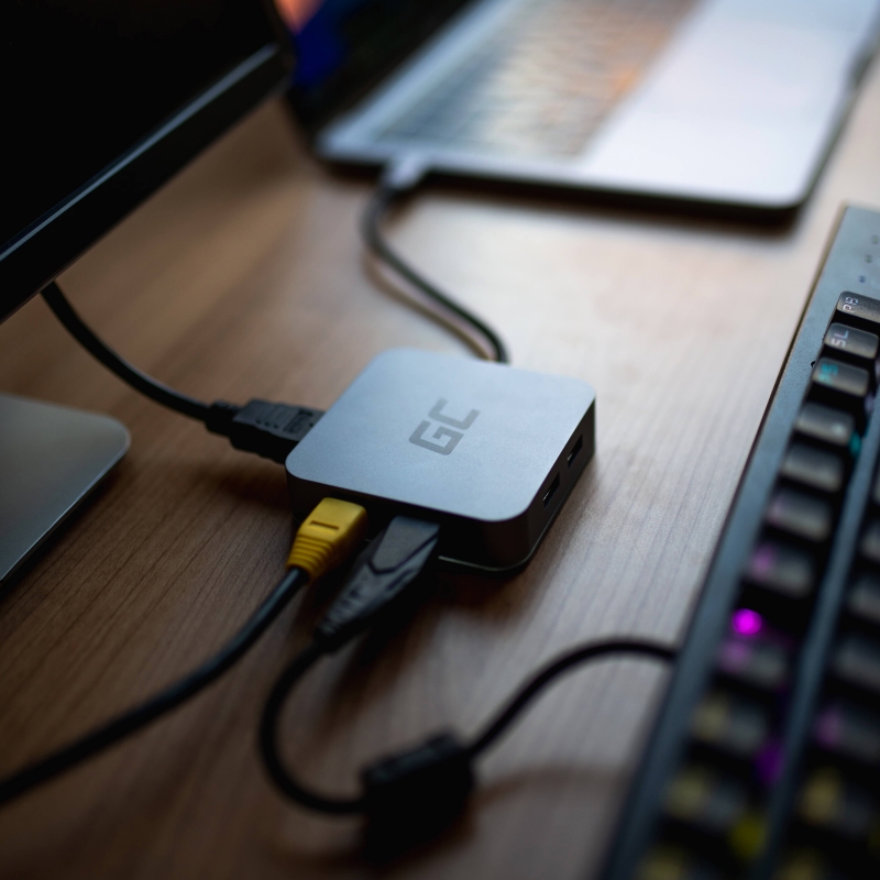 Docking station, adapter, hub usbc hdmi green cell 6 ports for